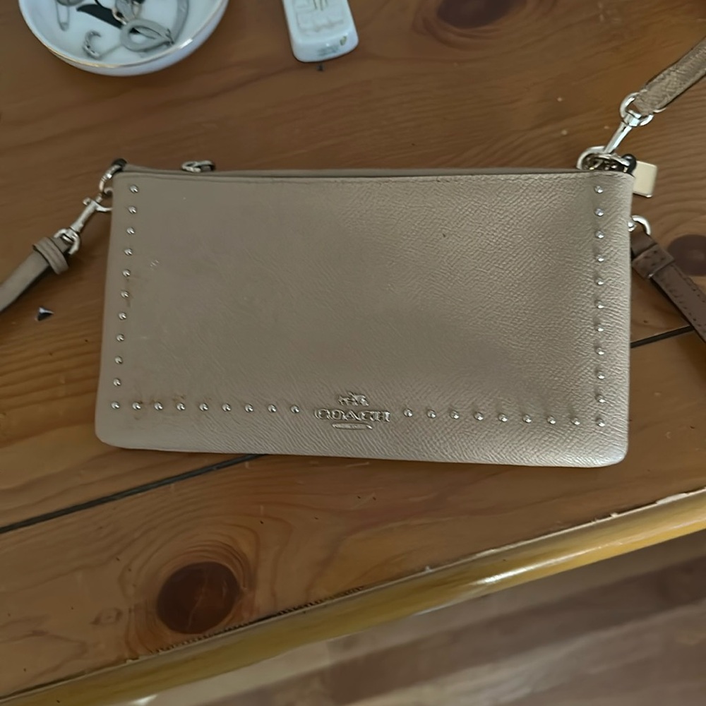 Tan Coach Purse in good condition!!